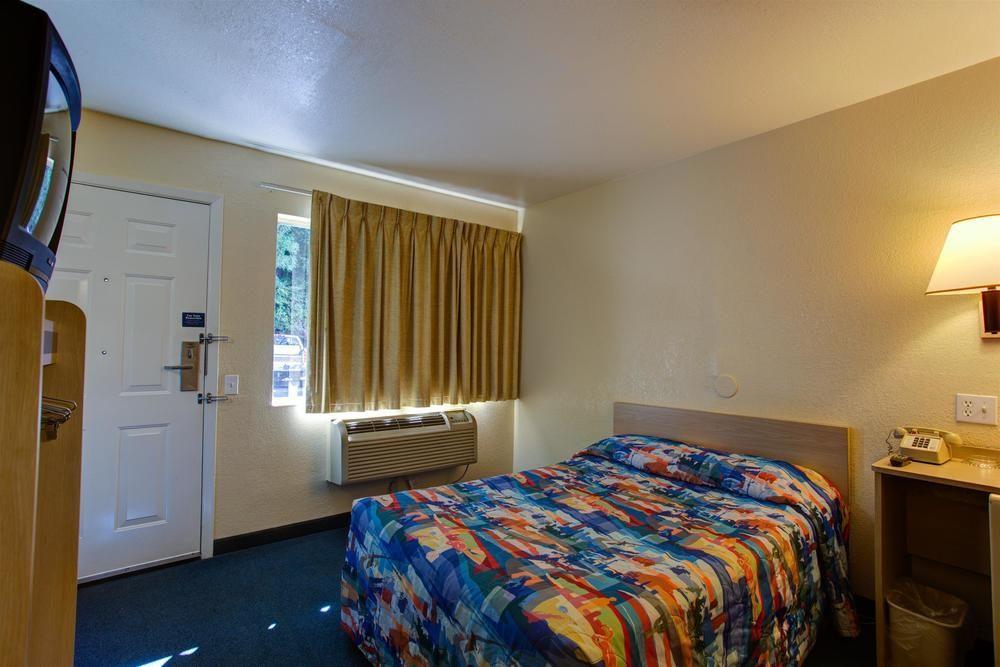 Motel 6-Kelso, Wa - Mt. St. Helens Экстерьер фото