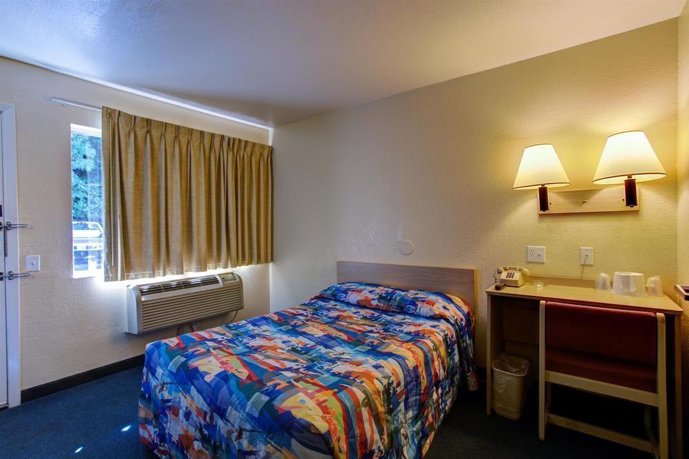 Motel 6-Kelso, Wa - Mt. St. Helens Экстерьер фото