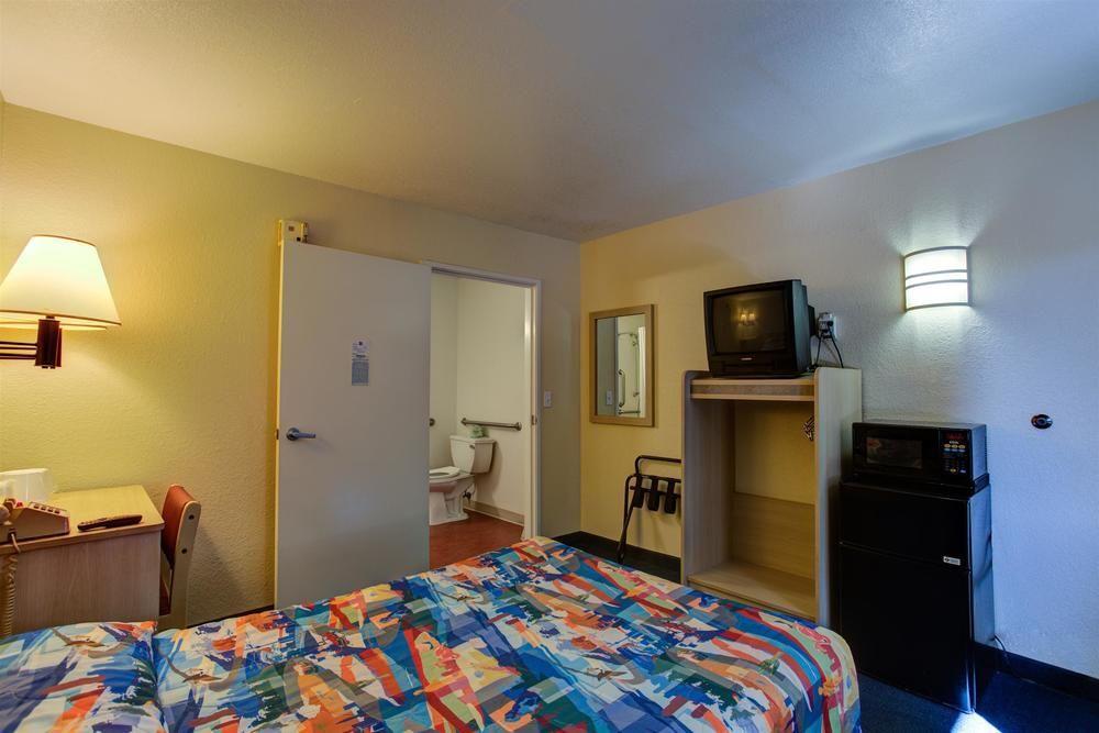 Motel 6-Kelso, Wa - Mt. St. Helens Экстерьер фото