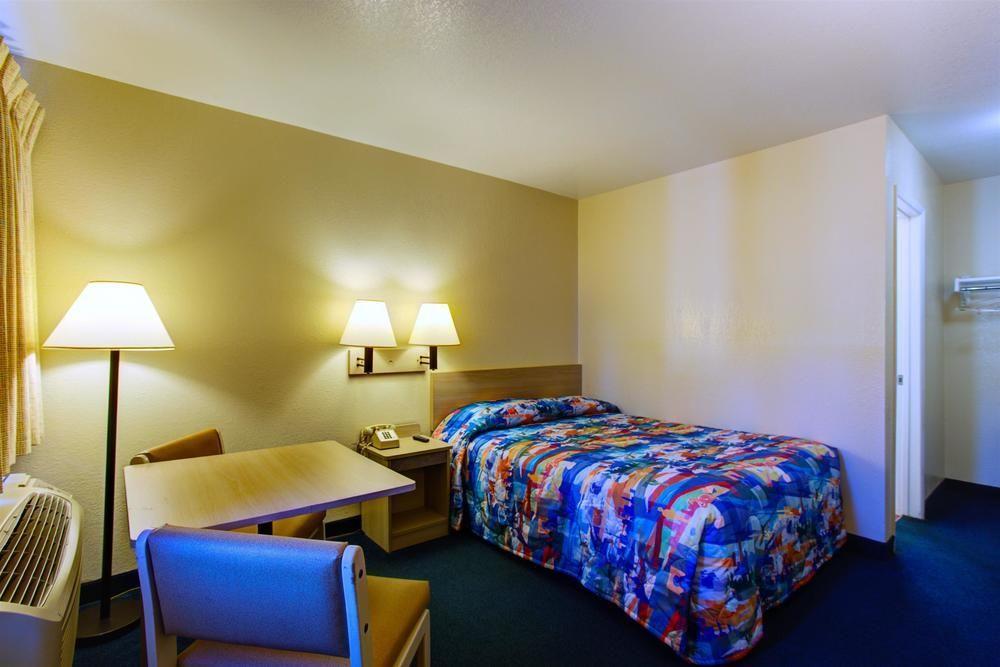 Motel 6-Kelso, Wa - Mt. St. Helens Экстерьер фото