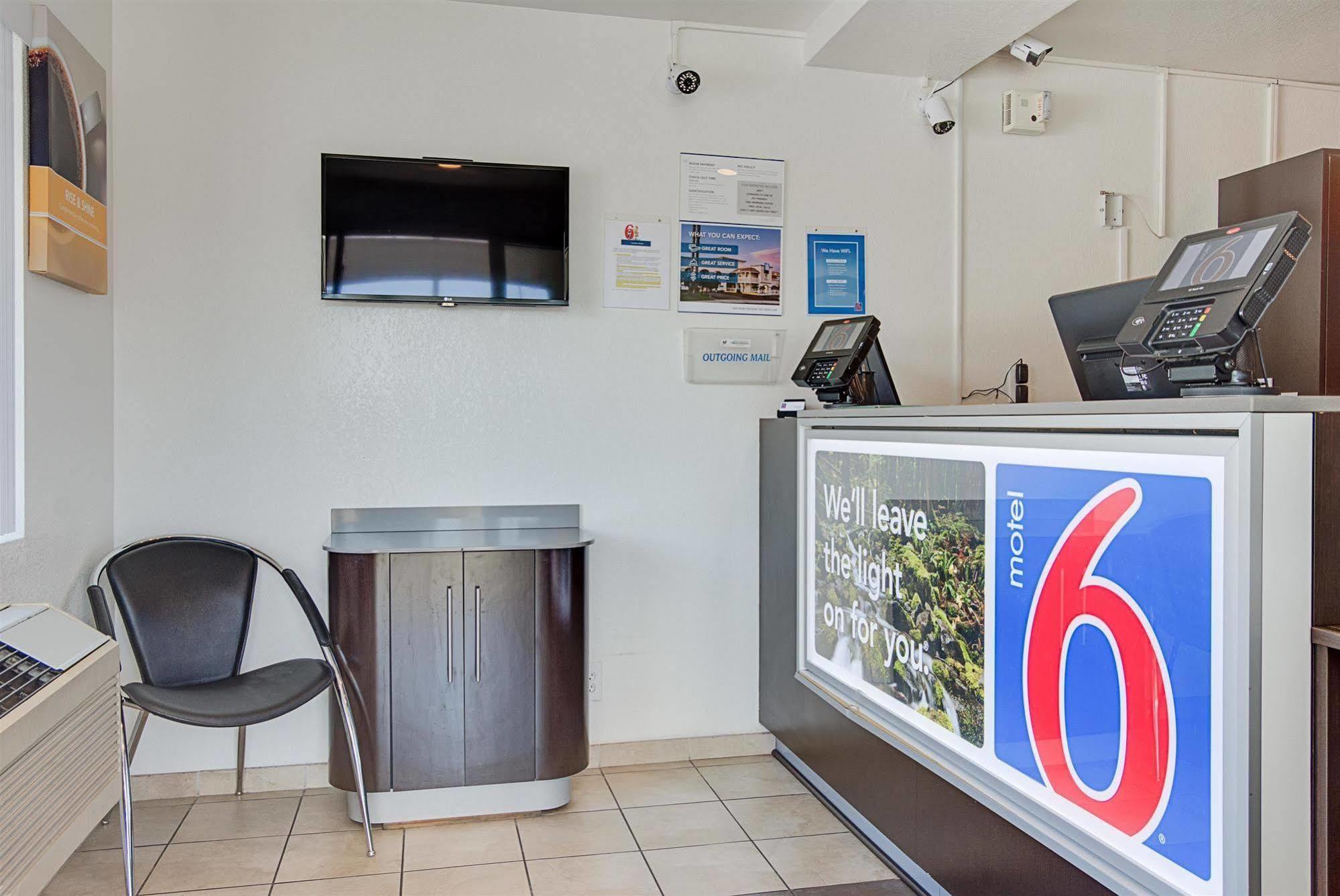 Motel 6-Kelso, Wa - Mt. St. Helens Экстерьер фото