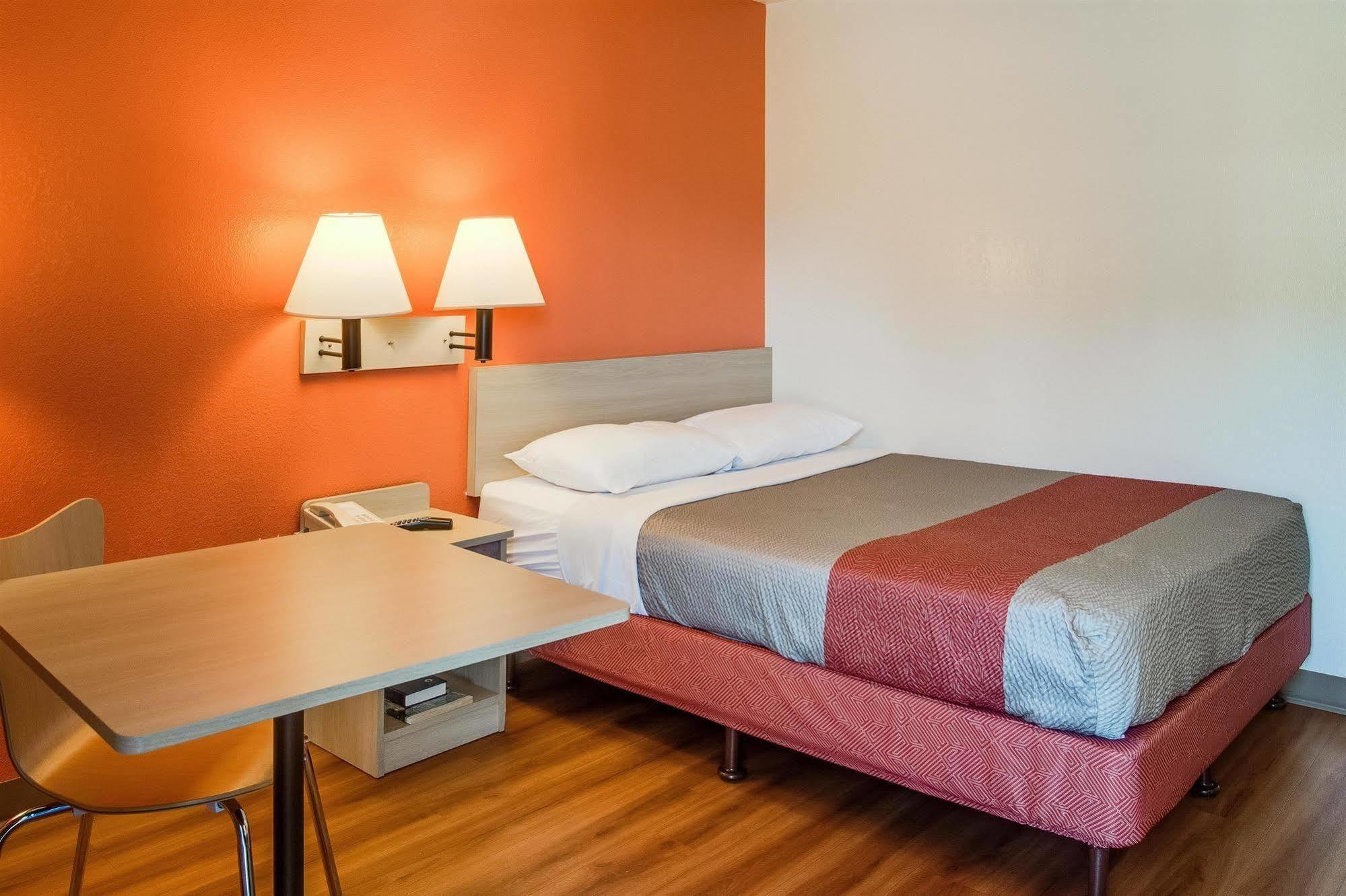 Motel 6-Kelso, Wa - Mt. St. Helens Экстерьер фото
