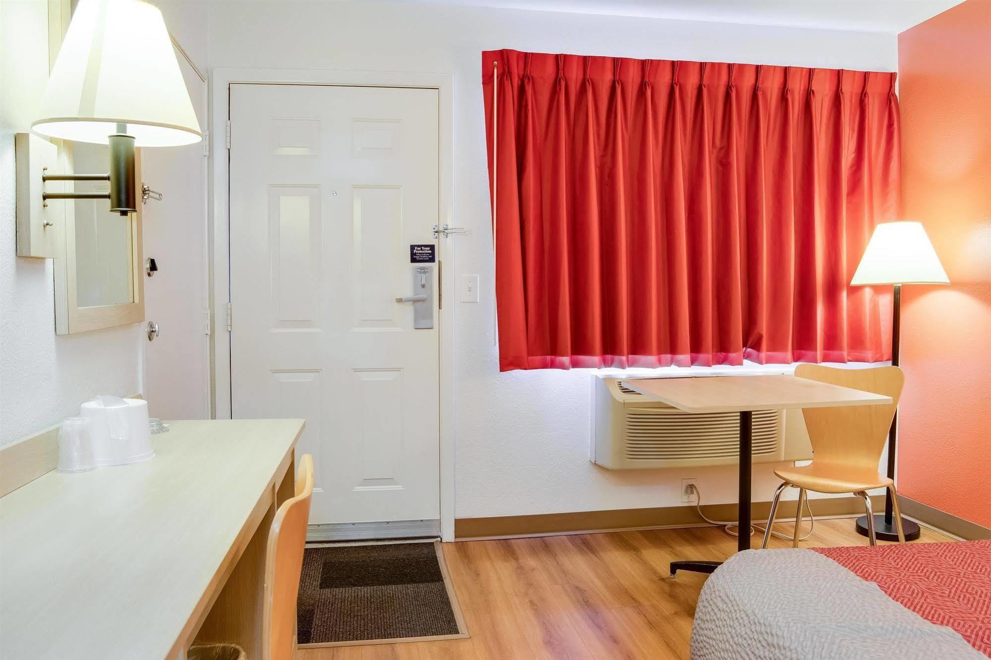 Motel 6-Kelso, Wa - Mt. St. Helens Экстерьер фото