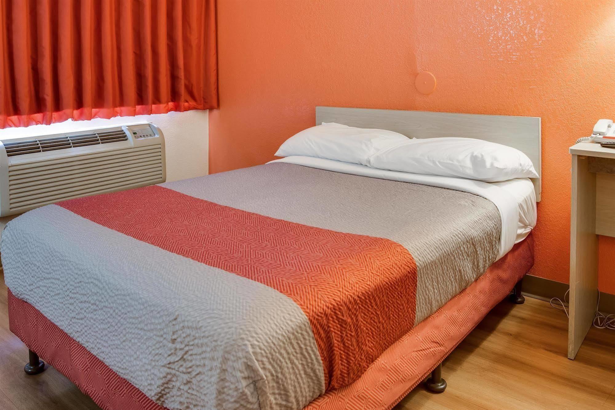 Motel 6-Kelso, Wa - Mt. St. Helens Экстерьер фото