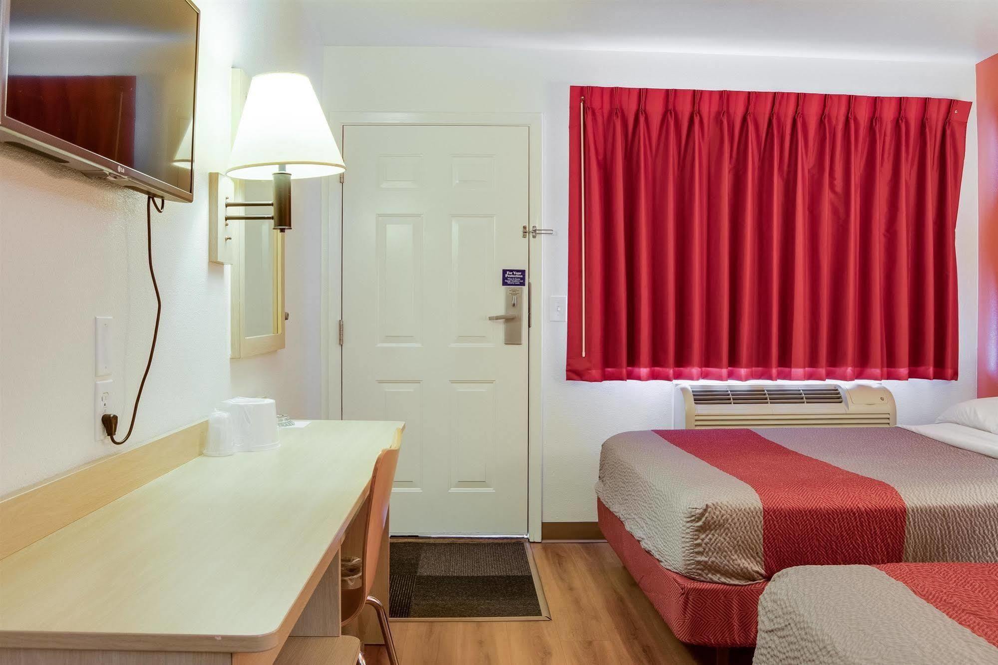 Motel 6-Kelso, Wa - Mt. St. Helens Экстерьер фото